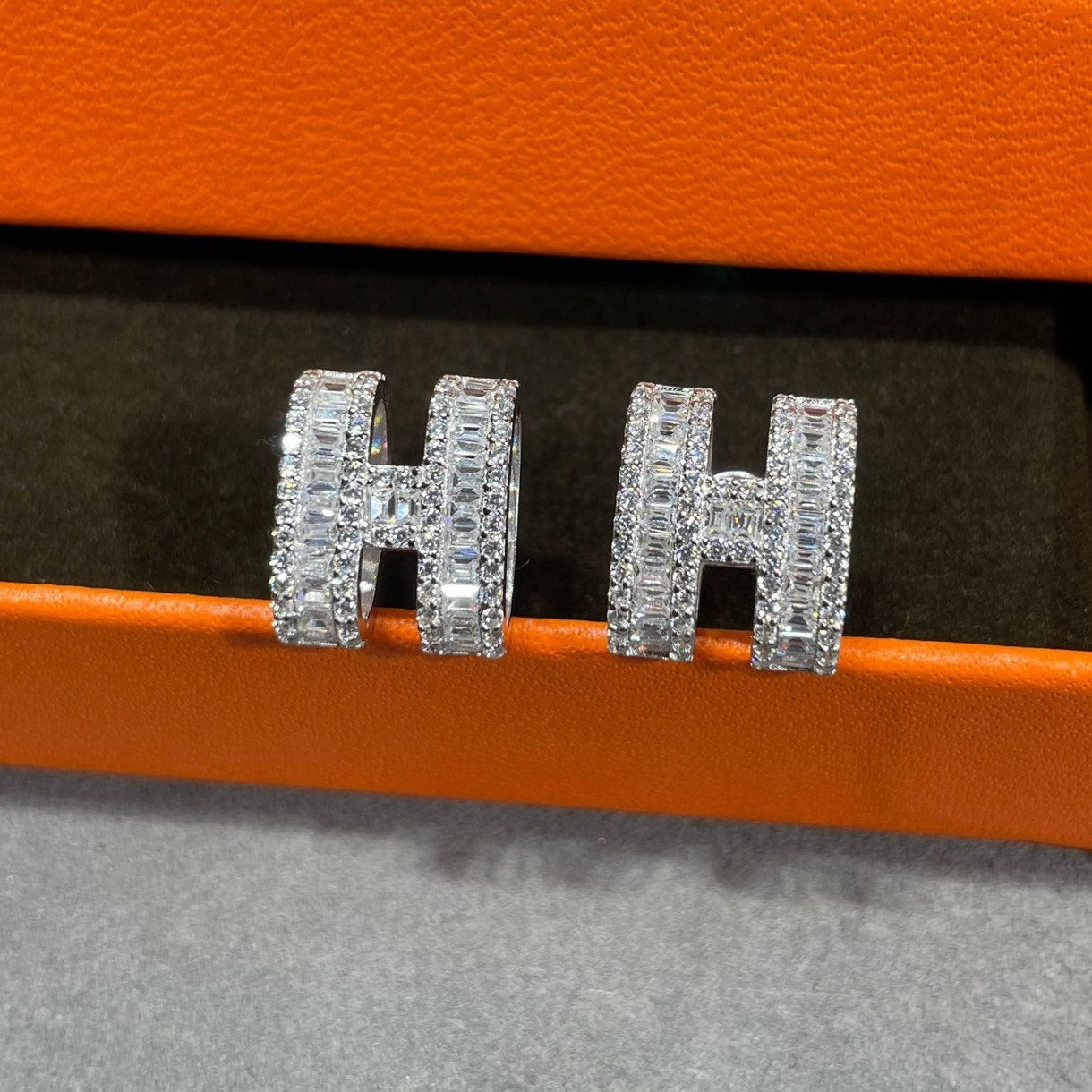 [GALE]H スタッドピアス シルバーダイヤモンド