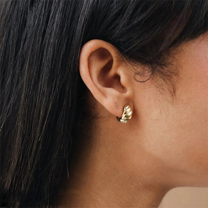 [GALE]Croissant Huggie Earrings