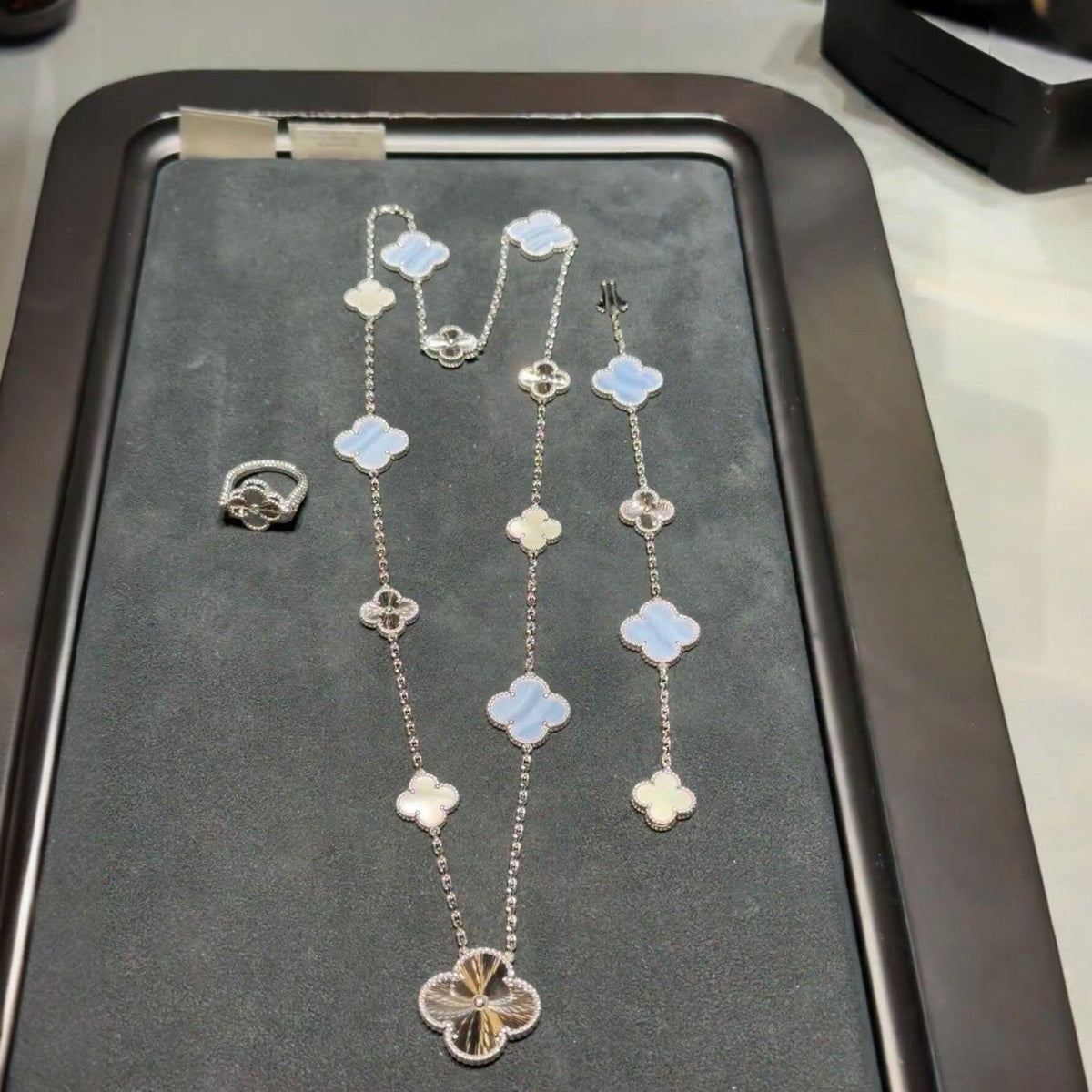 [GALE]DETACHABLE CLOVER 15(11+4) FLOWER SILVER NECKLACE SET
