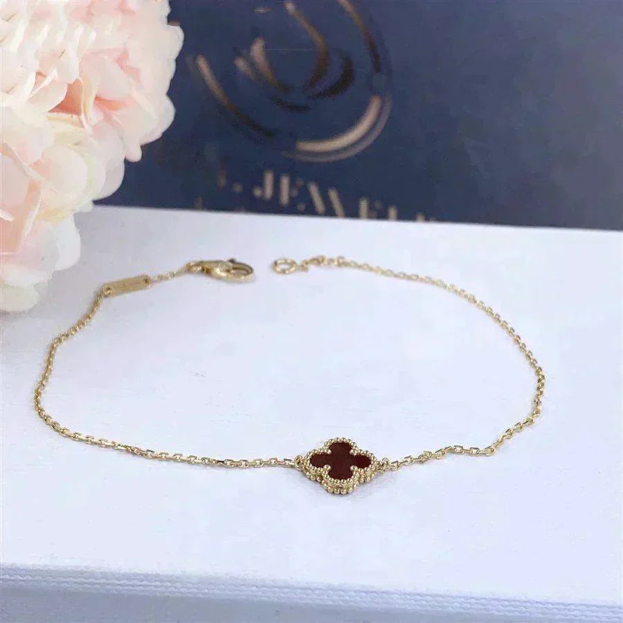 [GALE]CLOVER  CARNELIAN SINGLE FLOWER BRACELET