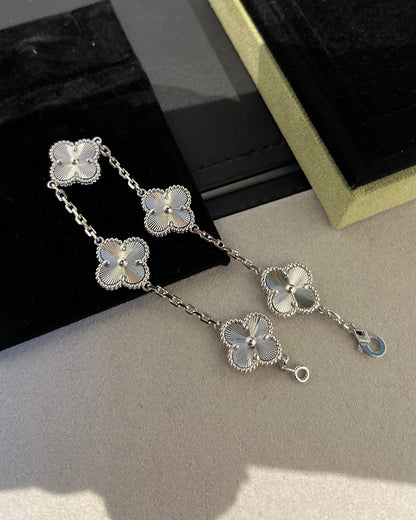 [GALE] CLOVER 5 MOTIF LASER BRACELET COLLECTION